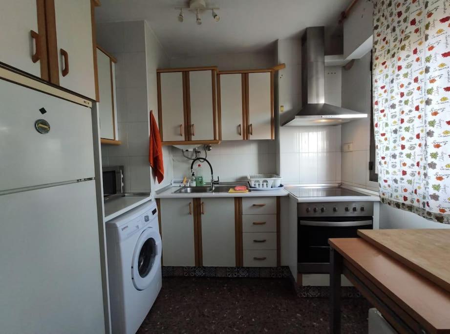 Piso Ideal Con Wifi Parking Y Desayuno Murcia Luaran gambar