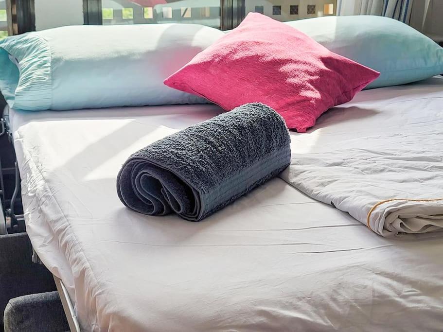 Piso Ideal Con Wifi Parking Y Desayuno Murcia Luaran gambar